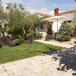 Ferienhaus Wine Garden, Pula